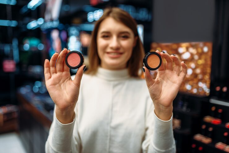 انتخاب لوازم آرایشی مناسب پوست در هر فصل