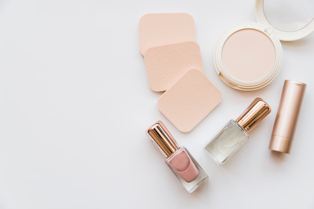 نکات طلایی قبل از استفاده و نگهداری محصولات آرایشی