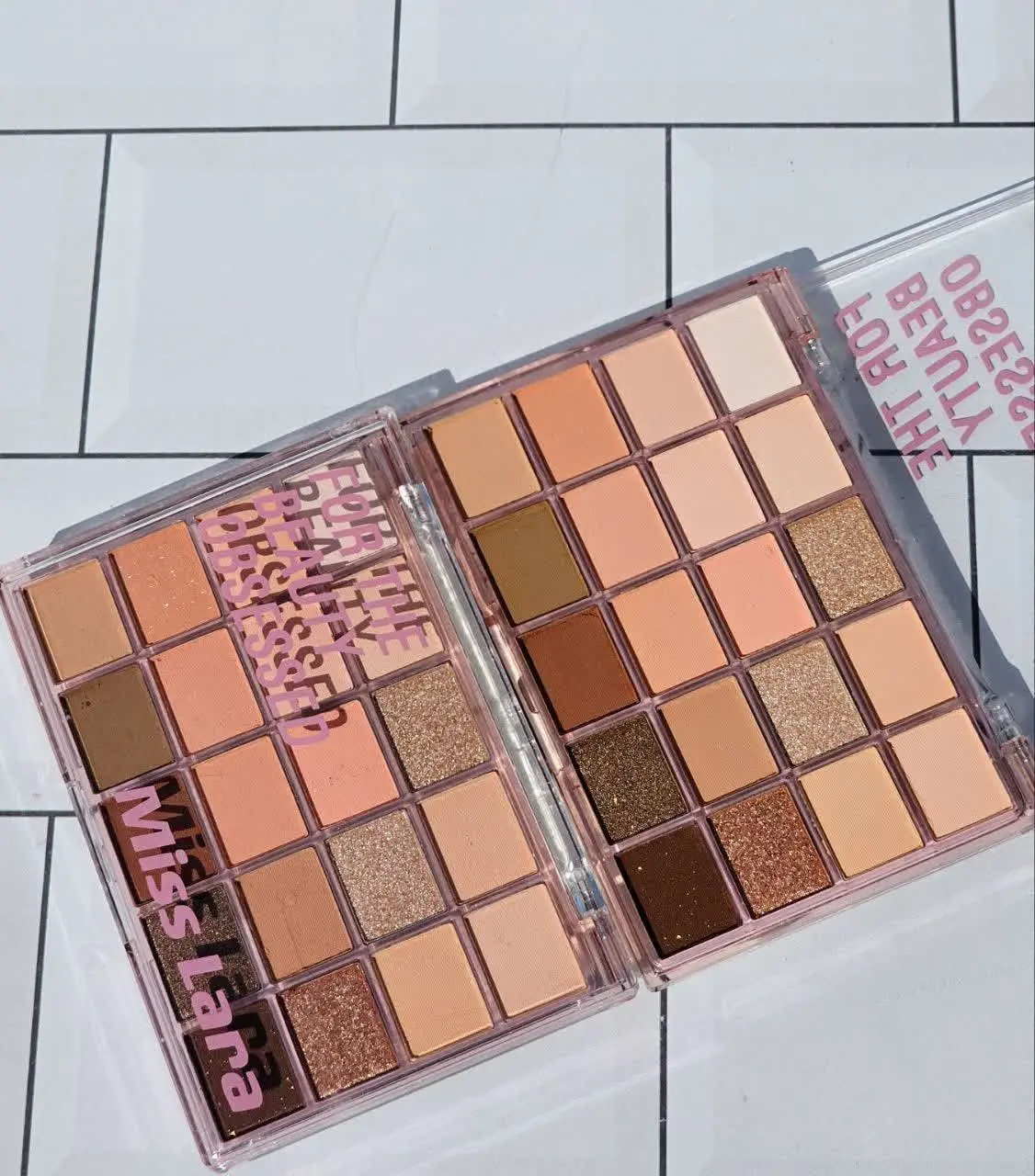 سایه میس لارا