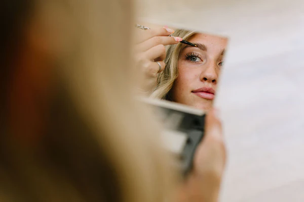 خرید لوازم آرایش ابرو