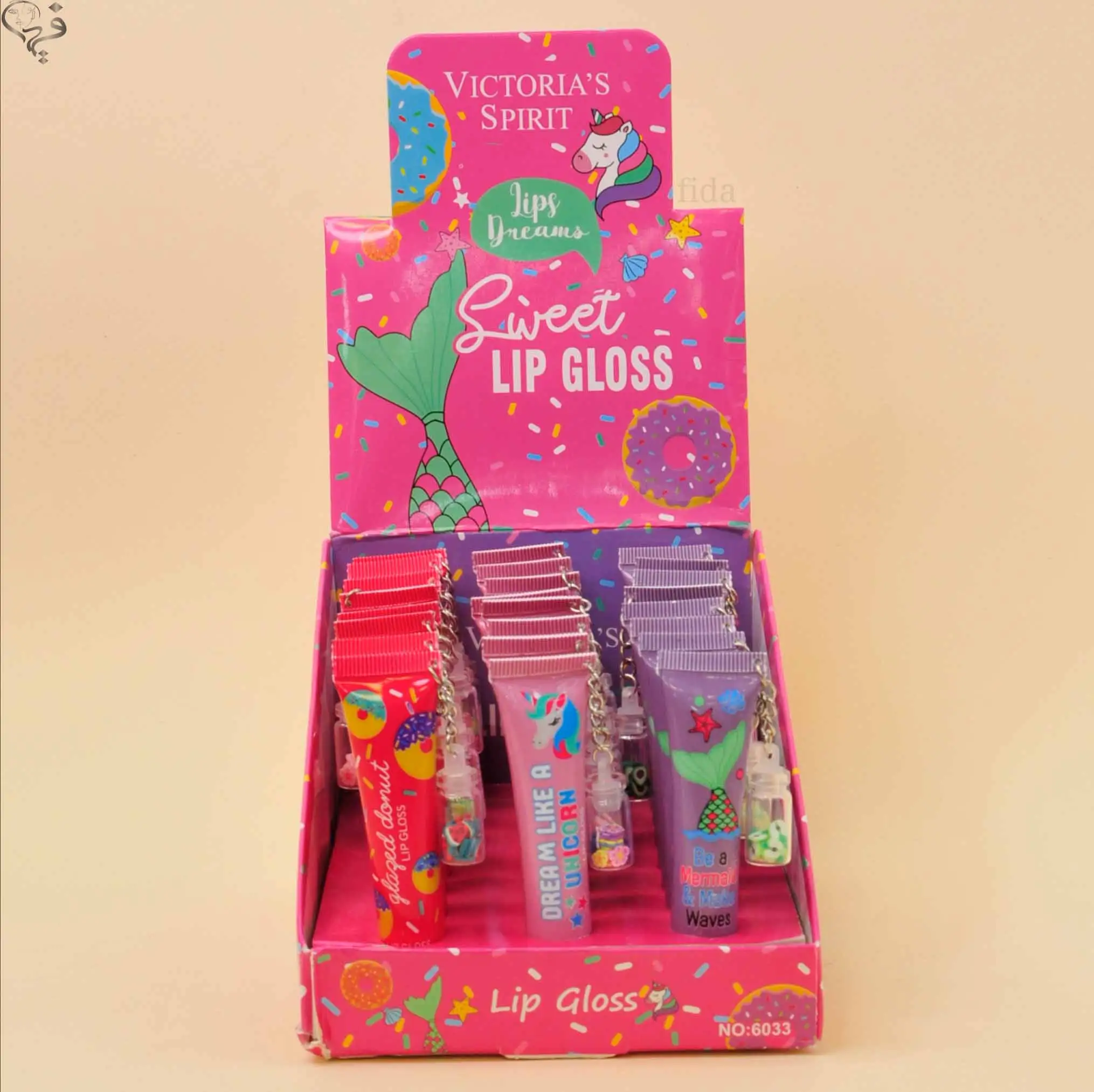 لیپ گلاس آویز دار سوئیت ویکتوریا اسپریت Victoria spirit 