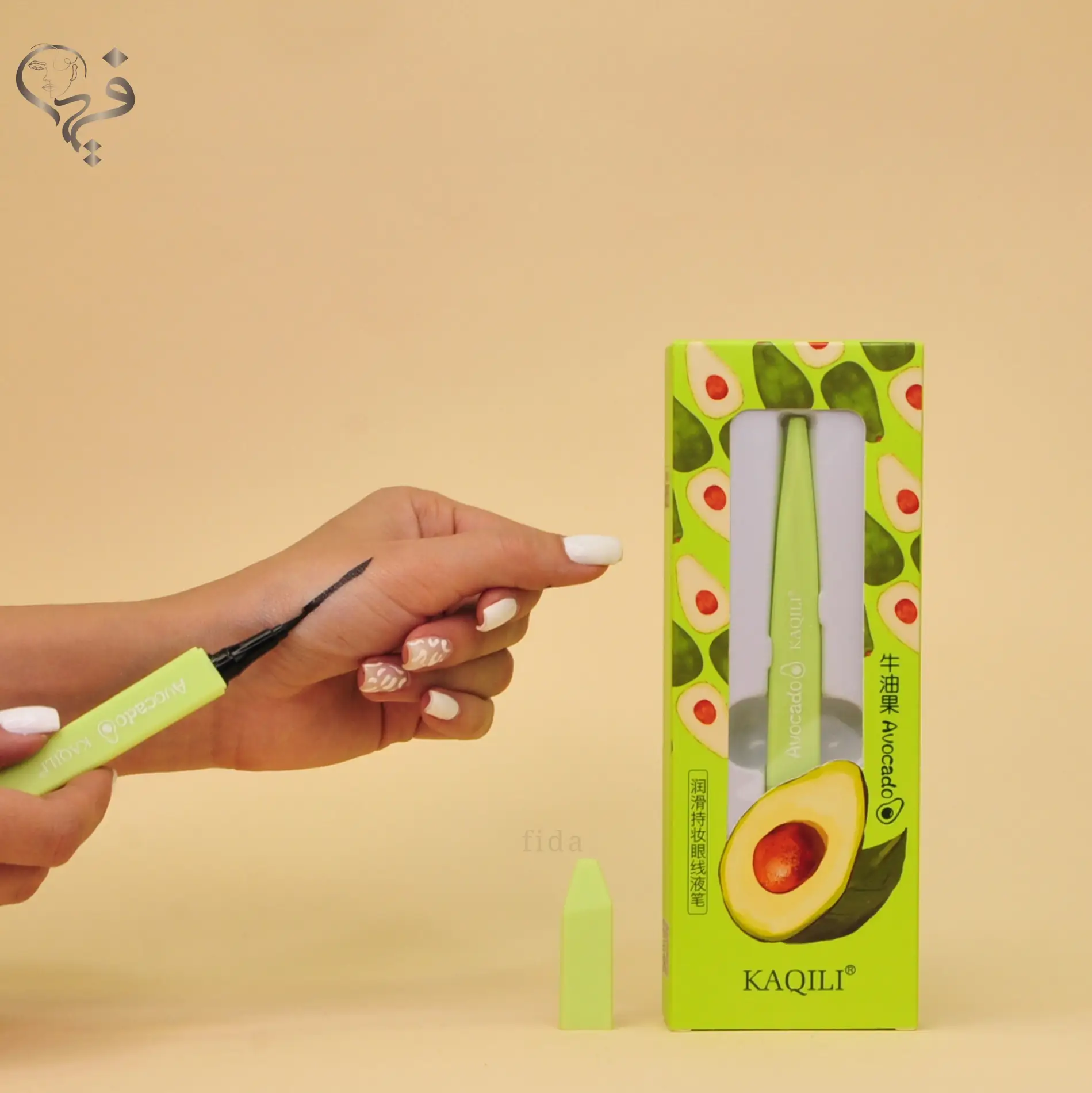 خط چشم ماژیکی آووکادو